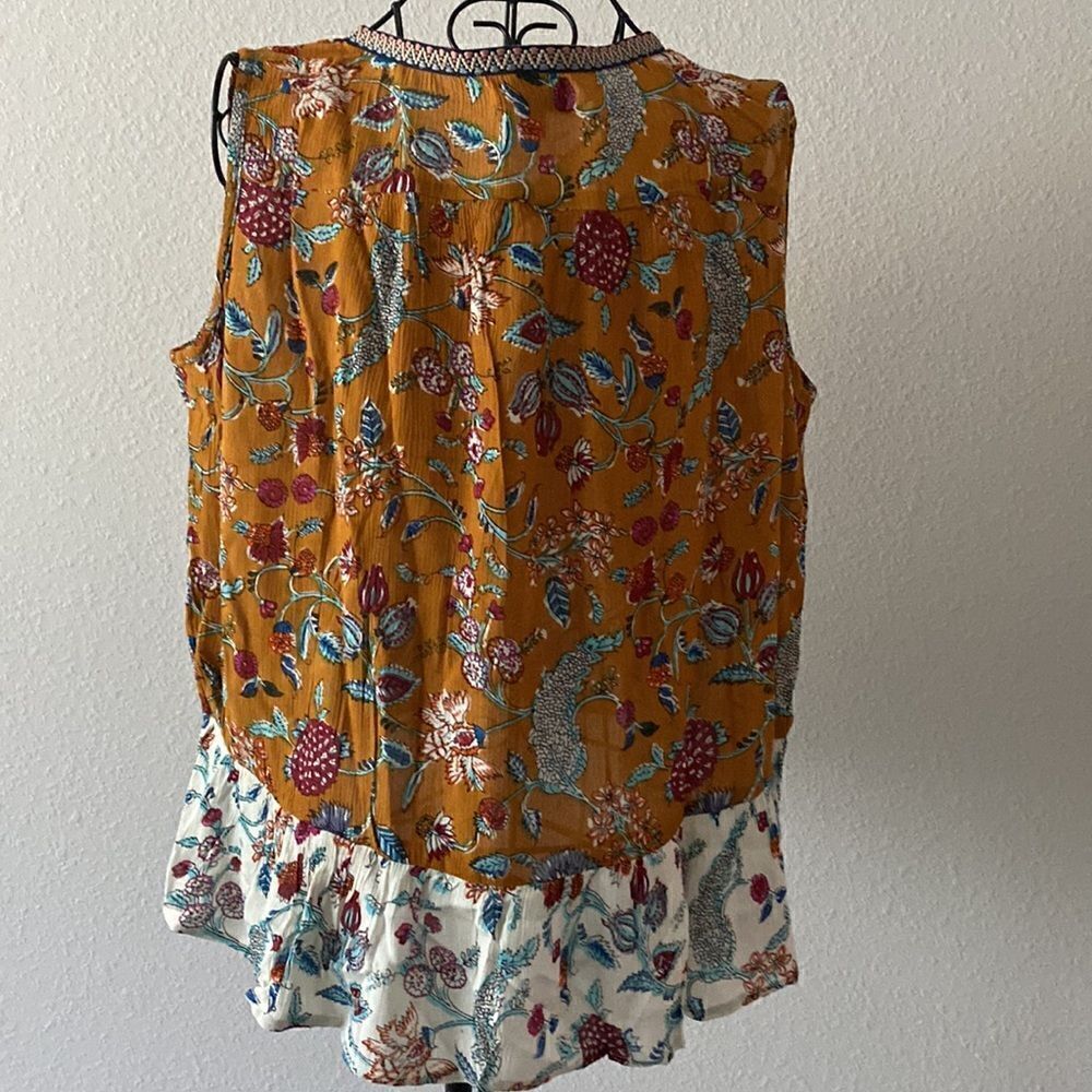 Myra Bag Albartoss Top  - Picture 10 of 11
